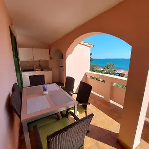 villa-matea-vir-23234.hotelinzadar.com/